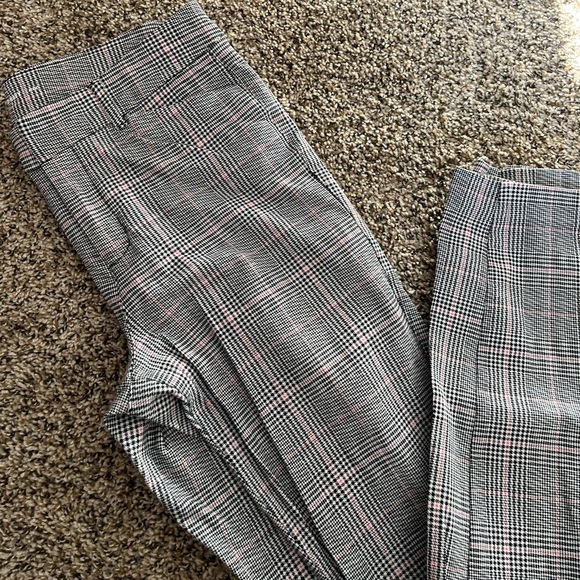 Old Navy Pants - Old Navy Pixie Pants